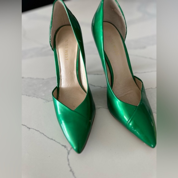 Nine West Emerald Heels - Picture 1 of 2